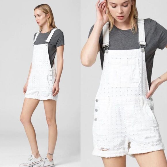NWT Blank NYC Eyes On You Distressed Perforated White Overall Shorts, Size 25 - Picture 1 of 12